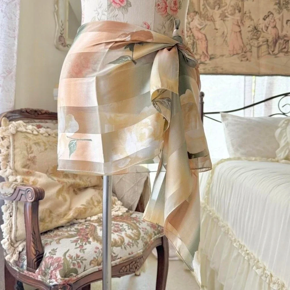 vintage floral scarf - Picture 1 of 4